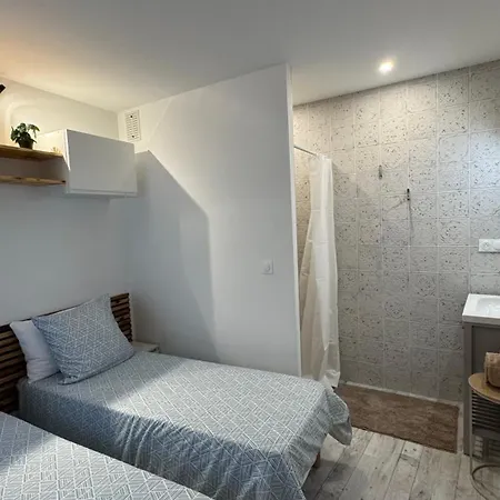 アパート Inaya For Appt 3 Pieces マントン